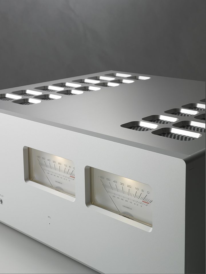 Luxman C-700u preamp and M-700u stereo power amplifier