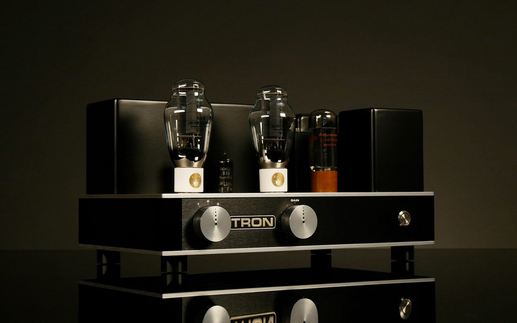 Tron Atlantic integrated tube amplifier
