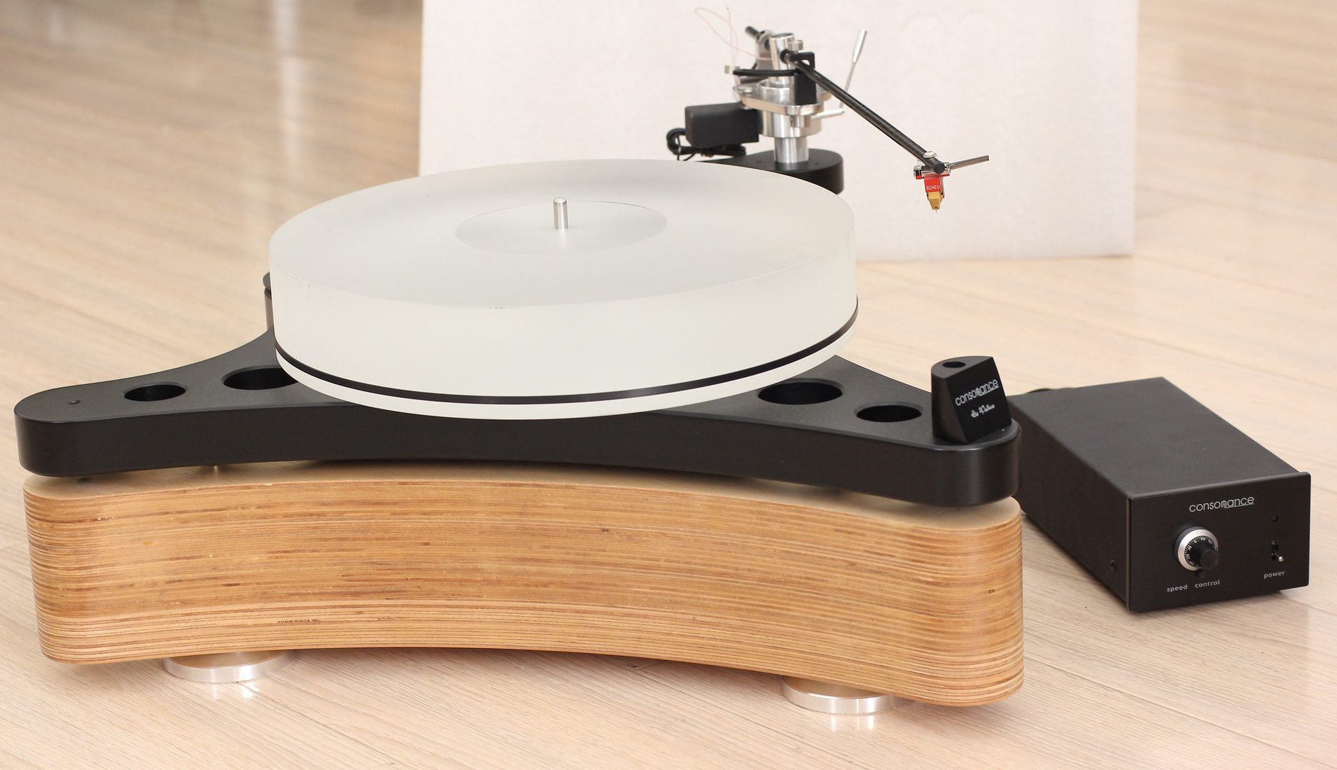 Consonance Die Walküre turntable and T988 tonearm