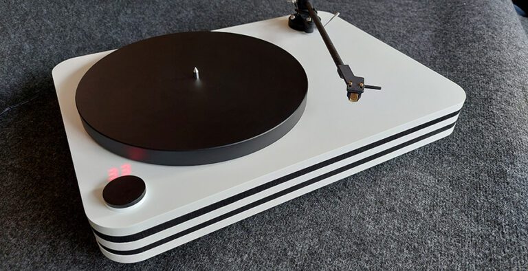 Luphonic R3 turntable